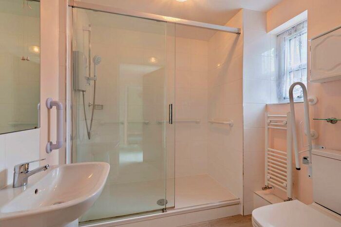 2 Bedroom Flat For Sale In Tarporley, CW6