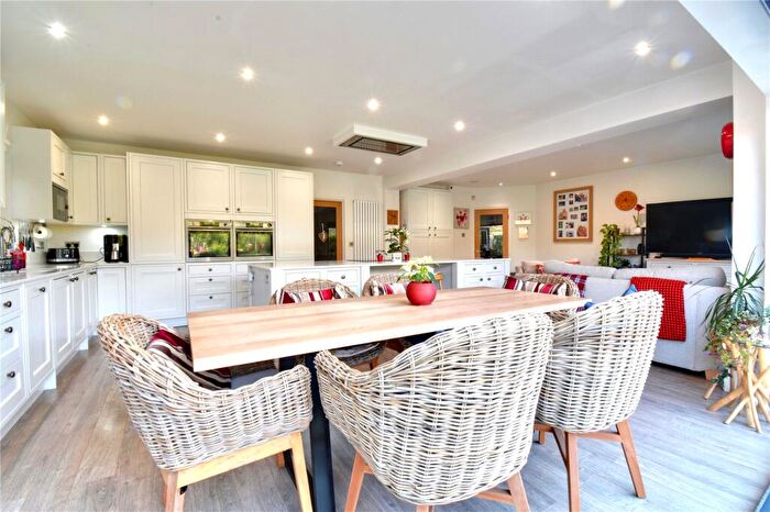 4 Bedroom Detached House For Sale In Bucknalls Drive, Bricket Wood, St. Albans, Hertfordshire, AL2