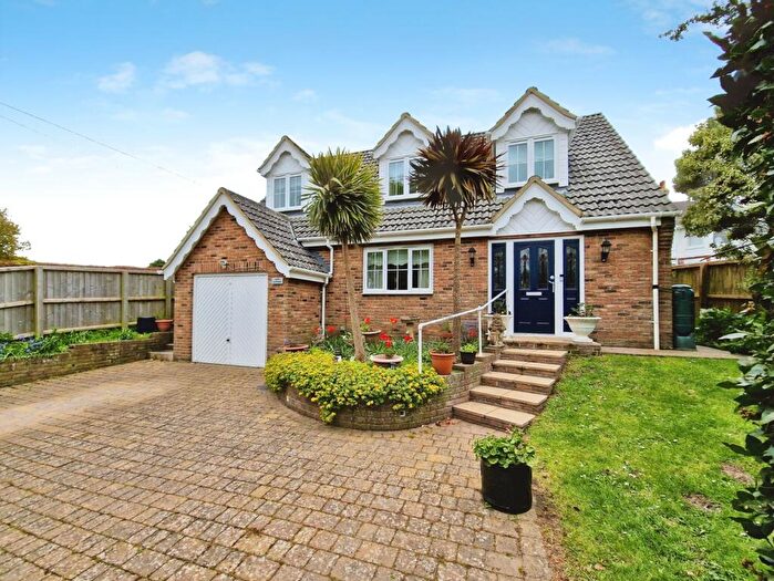 4 Bedroom Detached House For Sale In The Mall, Totland Bay, Isle Of Wight, PO39