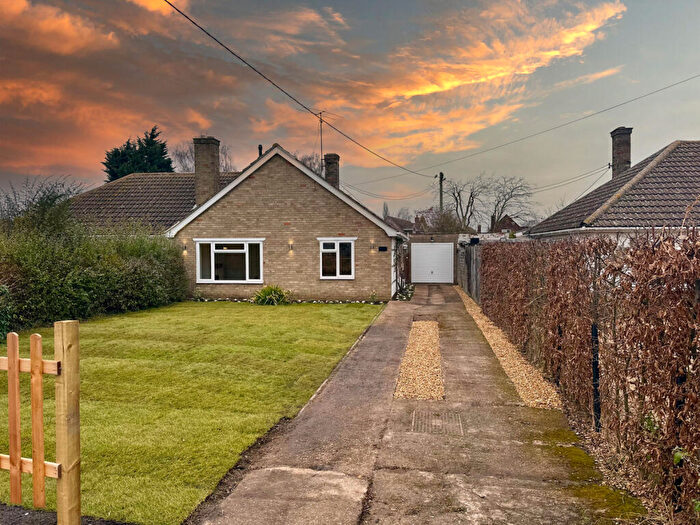 2 Bedroom Bungalow For Sale In Marsh Lane, Hemingford Grey, PE28
