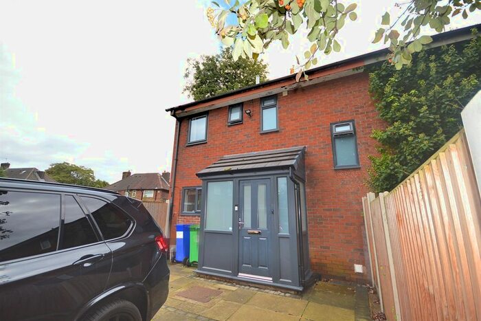 3 Bedroom Semi-Detached House To Rent In Lindwall Close, Manchester, M23
