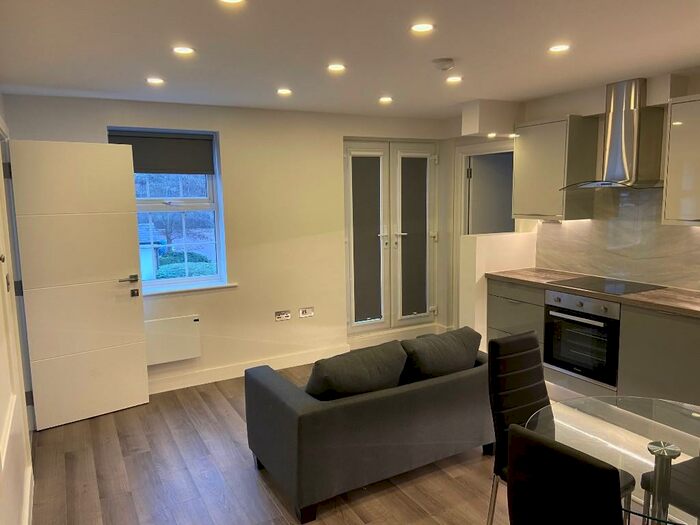 1 Bedroom Flat To Rent In Howard Close, Waltham Abbey, Essex, EN9