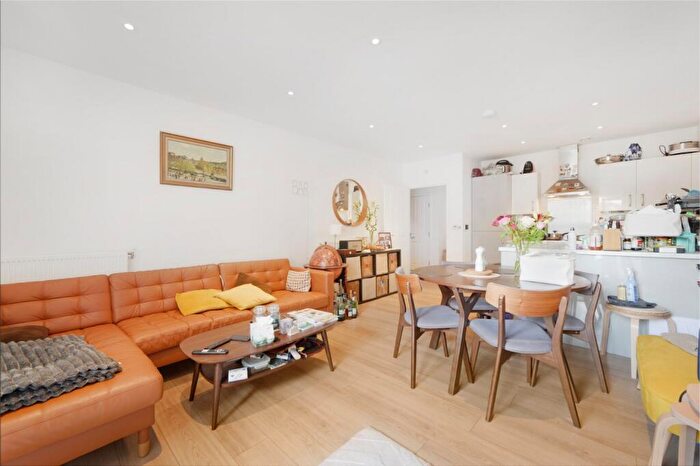 2 Bedroom Apartment For Sale In Brumwell Avenue, Woolwich, SE18
