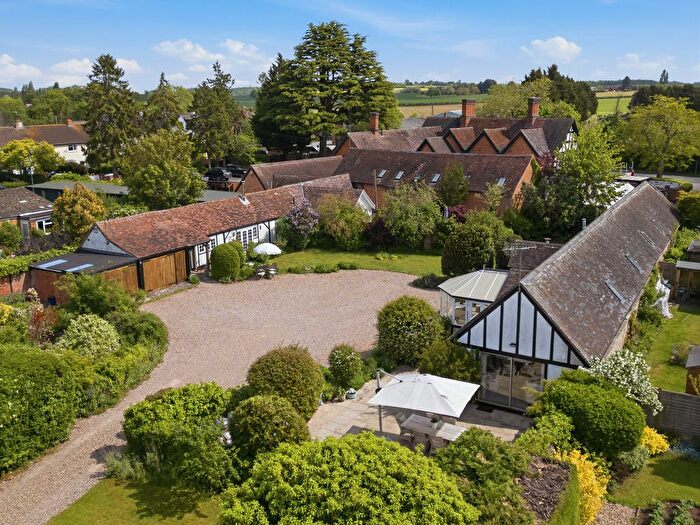 5 Bedroom Barn Conversion For Sale In Kings Lane, Broom, Alcester, B50