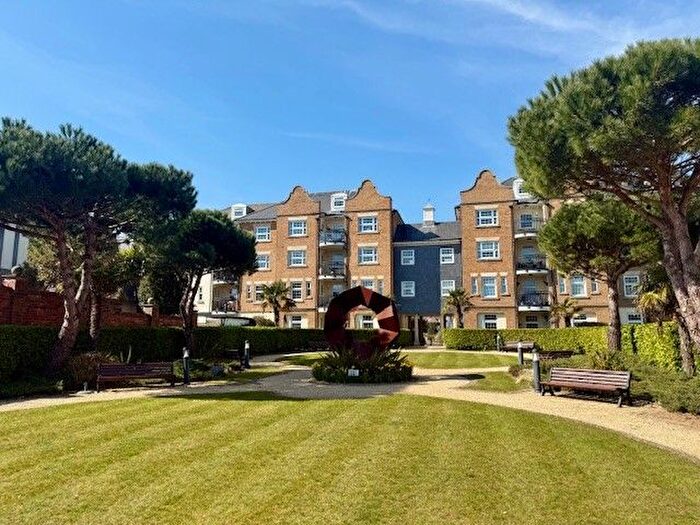 1 Bedroom Flat To Rent In Christchurch Place, Eastbourne, BN23