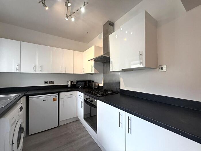 5 Bedroom Terraced House To Rent In Eldon Road, Birmingham, B16