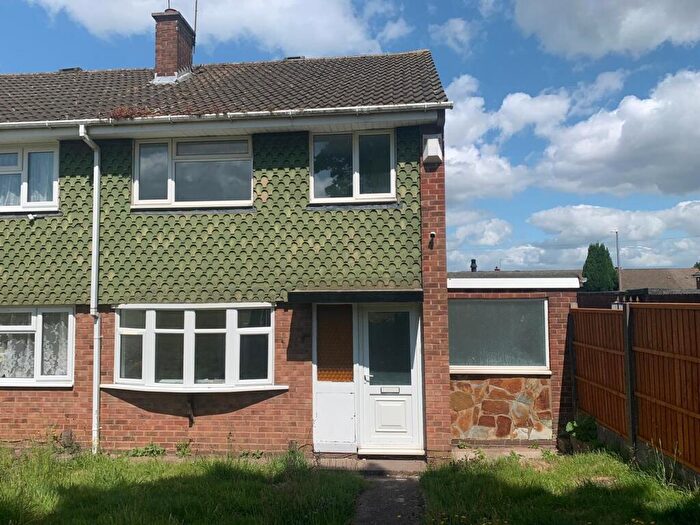 3 Bedroom Semi-Detached House To Rent In Sydney Close, West Bromwich, B70
