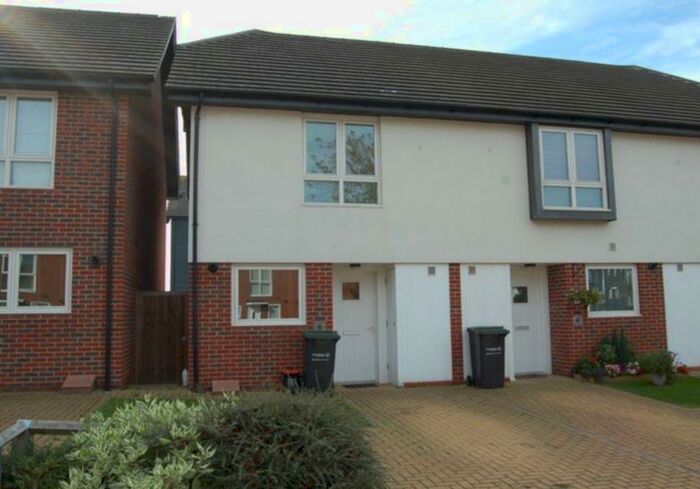 2 Bedroom End Of Terrace House To Rent In Nursery Grove, Gravesend, Kent, DA11