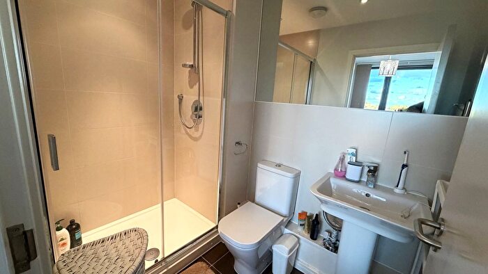 2 Bedroom Flat To Rent In Exeter Road, London, E16