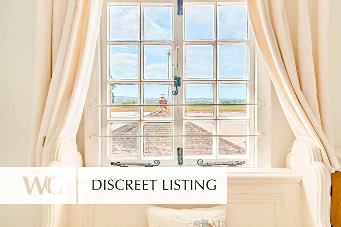 3 Bedroom Terraced House For Sale In Fore Street, Topsham, Exeter, EX3