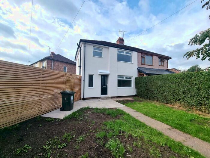 3 Bedroom Semi-Detached House To Rent In Valley Drive, Great Sutton, Ellesmere Port, Cheshire, CH66