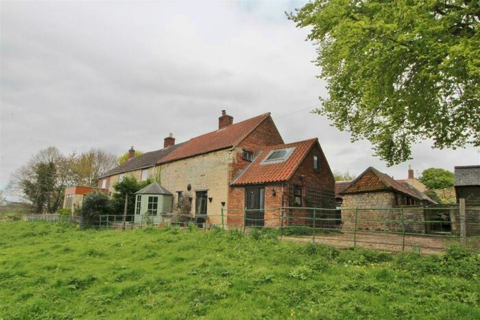 2 Bedroom Cottage For Sale In High Road, Londonthorpe, Grantham, NG31