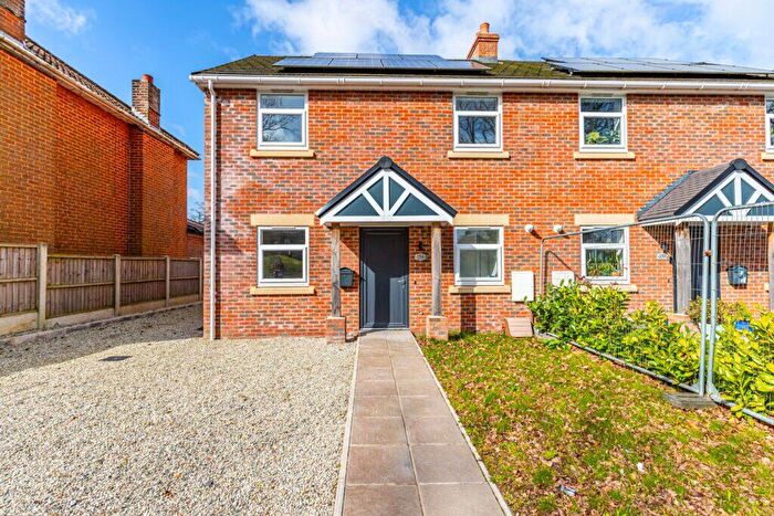 3 Bedroom Semi Detached House For Sale In East Howe Lane, Bournemouth, BH10