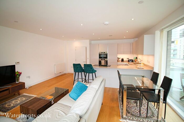 2 Bedroom Flat To Rent In West Parkside, London, SE10