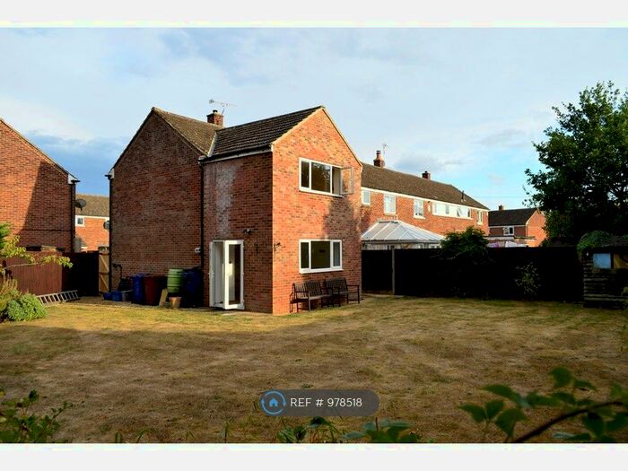 3 Bedroom End Of Terrace House To Rent In Fairhaven Road, Bicester, OX27