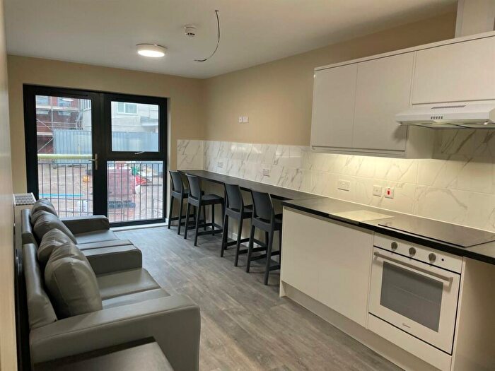 4 Bedroom Flat To Rent In Stokes Croft, Bristol, BS2