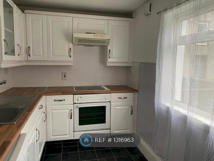 3 Bedroom Flat To Rent In Rowan Road, Cumbernauld, Glasgow G67