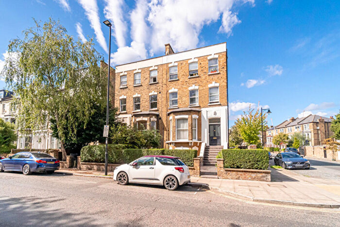2 Bedroom Apartment For Sale In Caledonian Road, Islington, London, N1