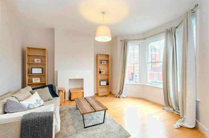2 Bedroom Flat To Rent In Chamberlayne Road, London, NW10