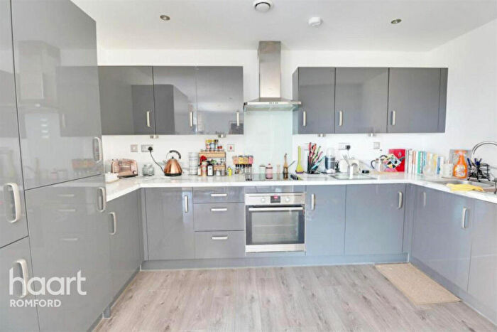 2 Bedroom Apartment To Rent In Wideford Drive, Romford, RM7