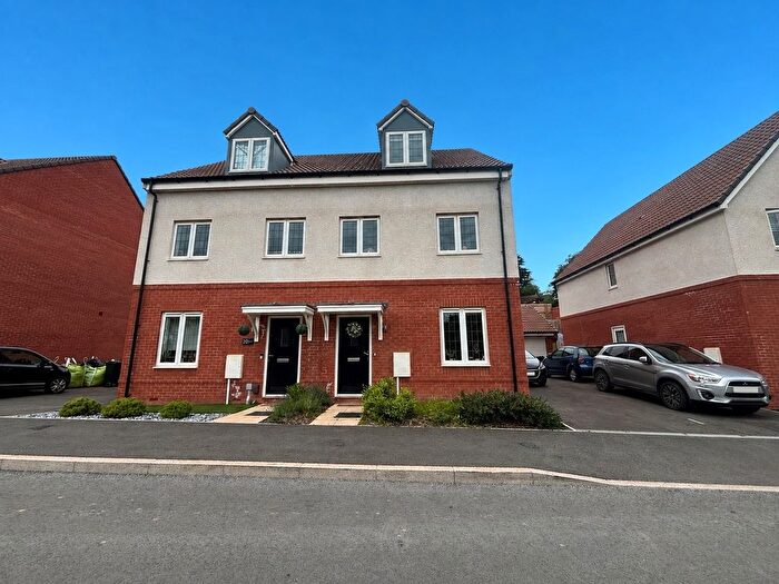 3 Bedroom Semi Detached House To Rent In Farley Grove, Exeter, EX1
