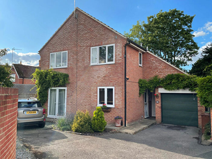 4 Bedroom Detached House For Sale In Easterfield, Wantage, OX12