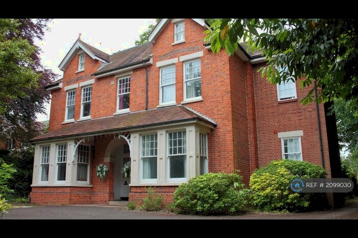 2 Bedroom Flat To Rent In St. Peters Hill, Caversham, Reading, RG4