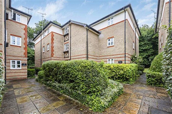 2 Bedroom Apartment For Sale In Caversham, Reading, RG4