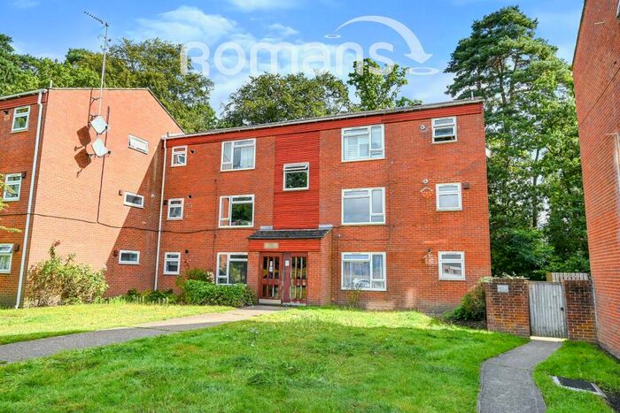 1 Bedroom Apartment To Rent In Elizabeth Close, Bracknell, RG12