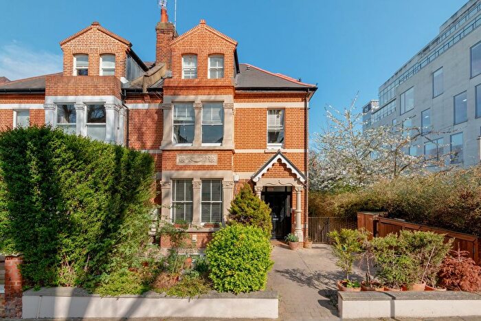 1 Bedroom Flat For Sale In Thorney Hedge Road, Chiswick, London, W4