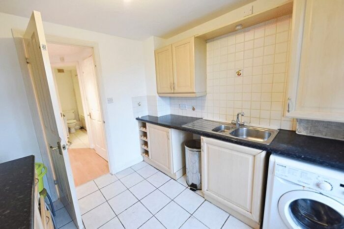 2 Bedroom Flat To Rent In Greenhaven Drive, West Thamesmead, London, SE28