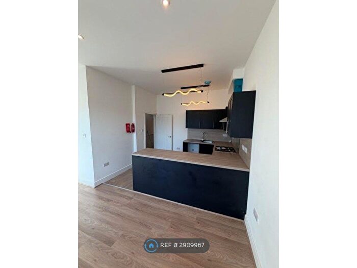 3 Bedroom Flat To Rent In Leyton, London, E10