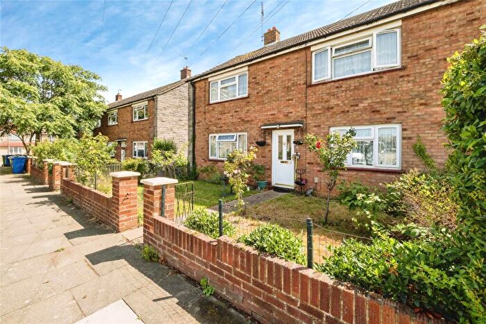 2 Bedroom Flat For Sale In Dacre Crescent, Aveley, South Ockendon, Essex, RM15