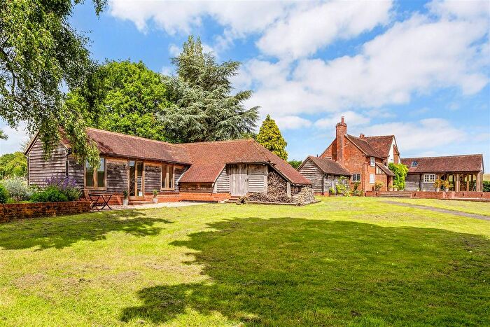 3 Bedroom Detached House For Sale In Odiham Road, Hook, RG29