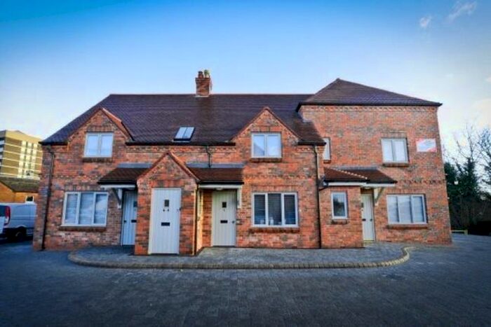3 Bedroom Flat To Rent In The Square, Worcester St. Johns, Worcester, WR2