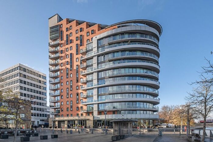 2 Bedroom Flat To Rent In Brewhouse Lane, London, SW15