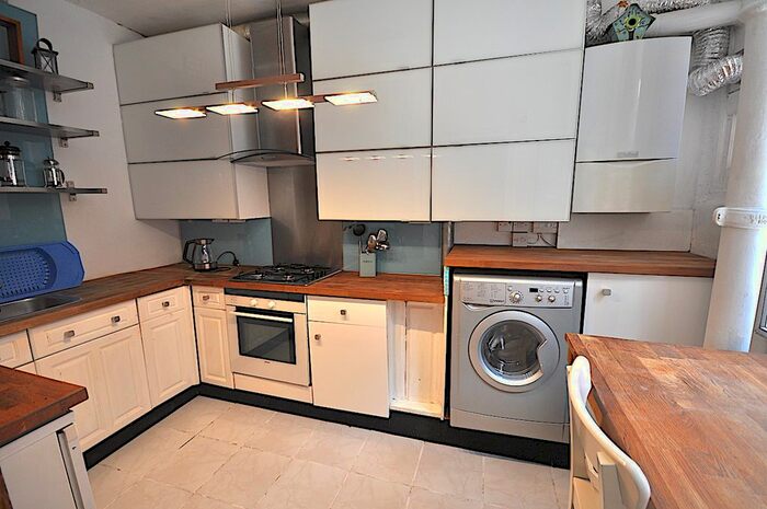 3 Bedroom Flat To Rent In Tavistock Place, Bloomsbury, Ucl/Uclh, Lse, Russell Square, Kings Cross, London, WC1H