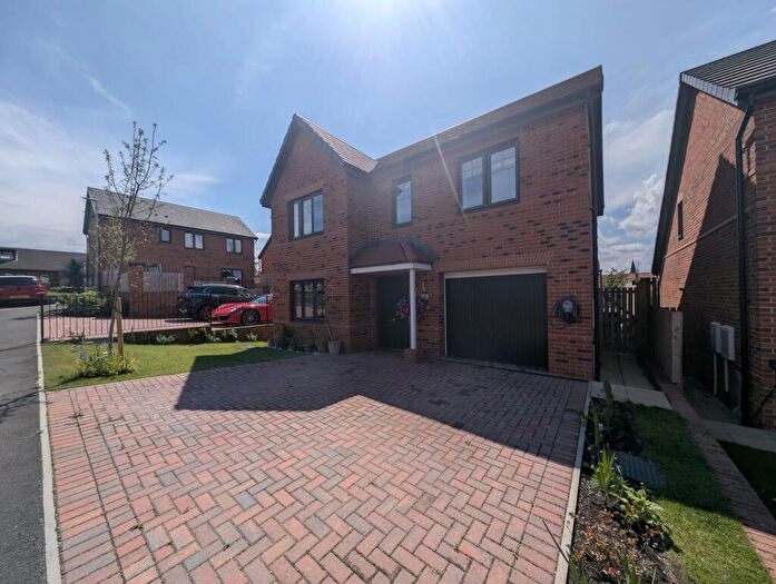 4 Bedroom Detached House For Sale In Allenson View, West Rainton, DH4