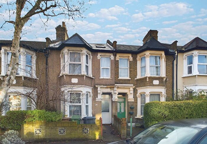 5 Bedroom Detached House To Rent In Barrett Road, Walthamstow, E17