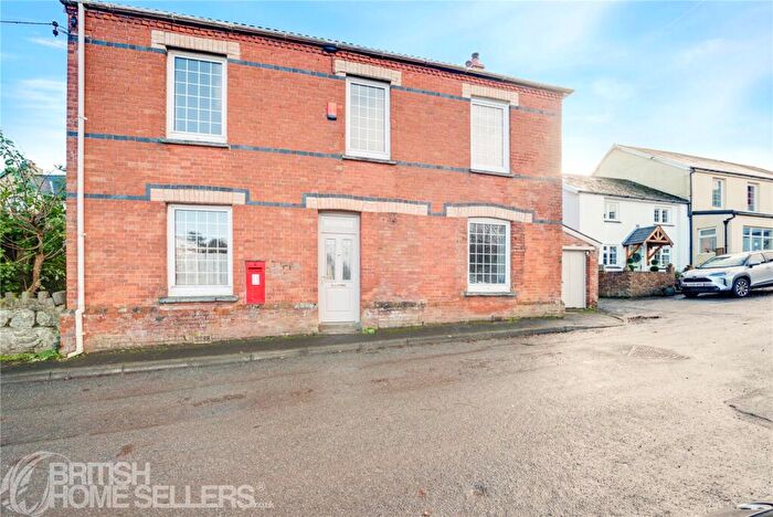 4 Bedroom Detached House For Sale In Ferryside, Carmarthenshire, SA17