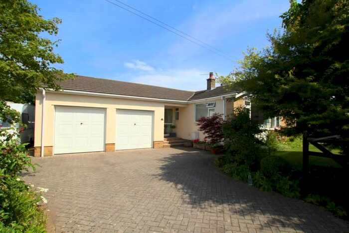 3 Bedroom Bungalow To Rent In Anchor Way, Pill, Bristol BS20