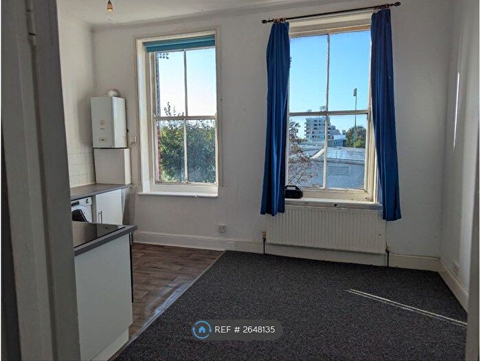 1 Bedroom Flat To Rent In Cromwell Road, Hove, BN3
