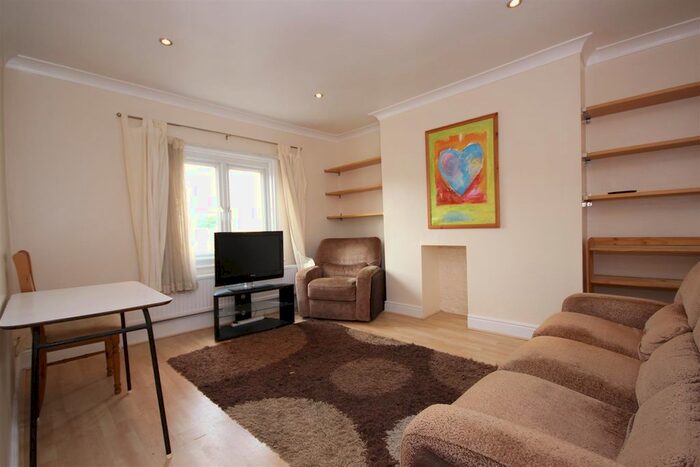 2 Bedroom Flat To Rent In Alfred Road, Acton, W3
