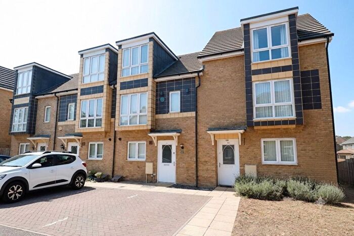 4 Bedroom End Terrace House For Sale In Stone House Lane, Dartford, DA2