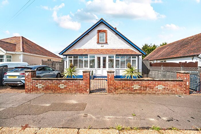2 Bedroom Detached Bungalow For Sale In Ivydale Road, Bognor Regis, PO21