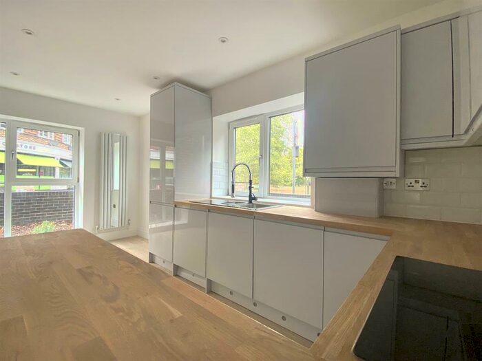 2 Bedroom Flat To Rent In Queens Quarters, Mitcham, Merton, CR4