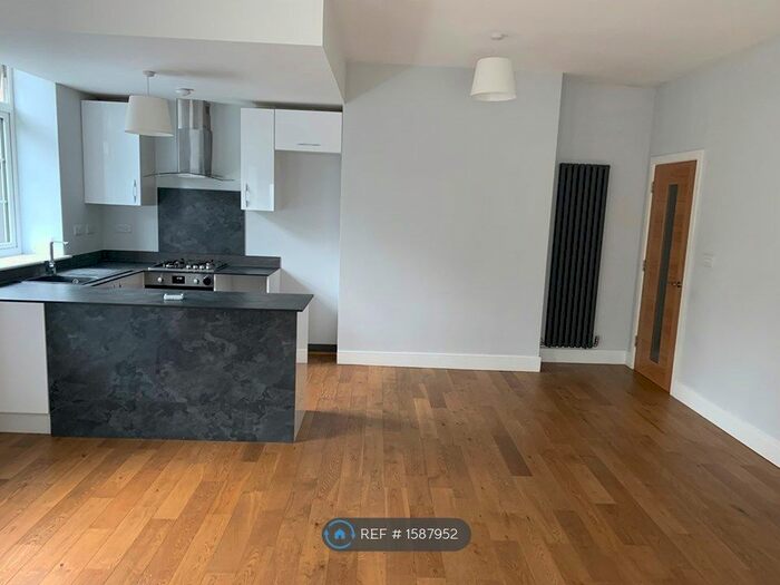 2 Bedroom Flat To Rent In Southdown Road, Shawford, Winchester, SO21