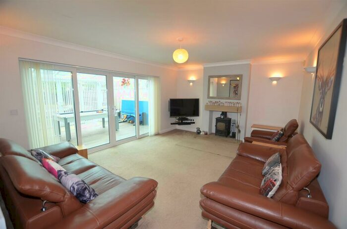5 Bedroom Detached House For Sale In Granville Close, Duffield, Derby., DE56