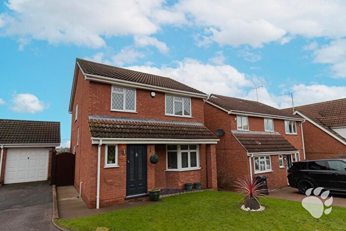 3 Bedroom Detached House For Sale In Biddenden Court, Eversley, SS13