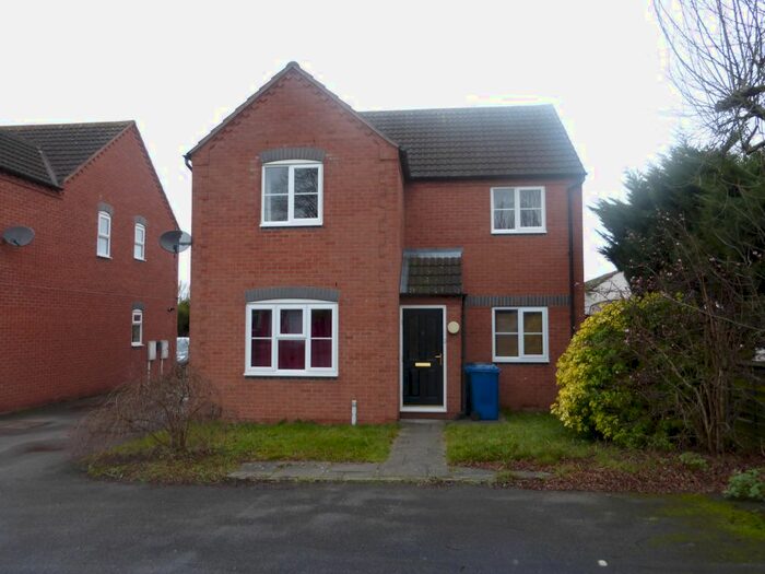 2 Bedroom Property To Rent In Waterside Court, Amington, Tamworth, B77